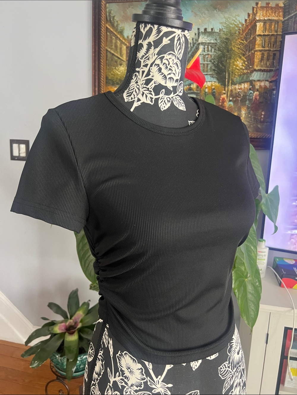New SHEIN Black Ribbed Short Sleeve Side-Ruched Top